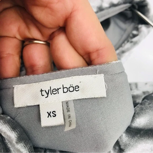 Tyler Boe Crushed Velvet Shift Dress Silver Size XS - Picture 3 of 8